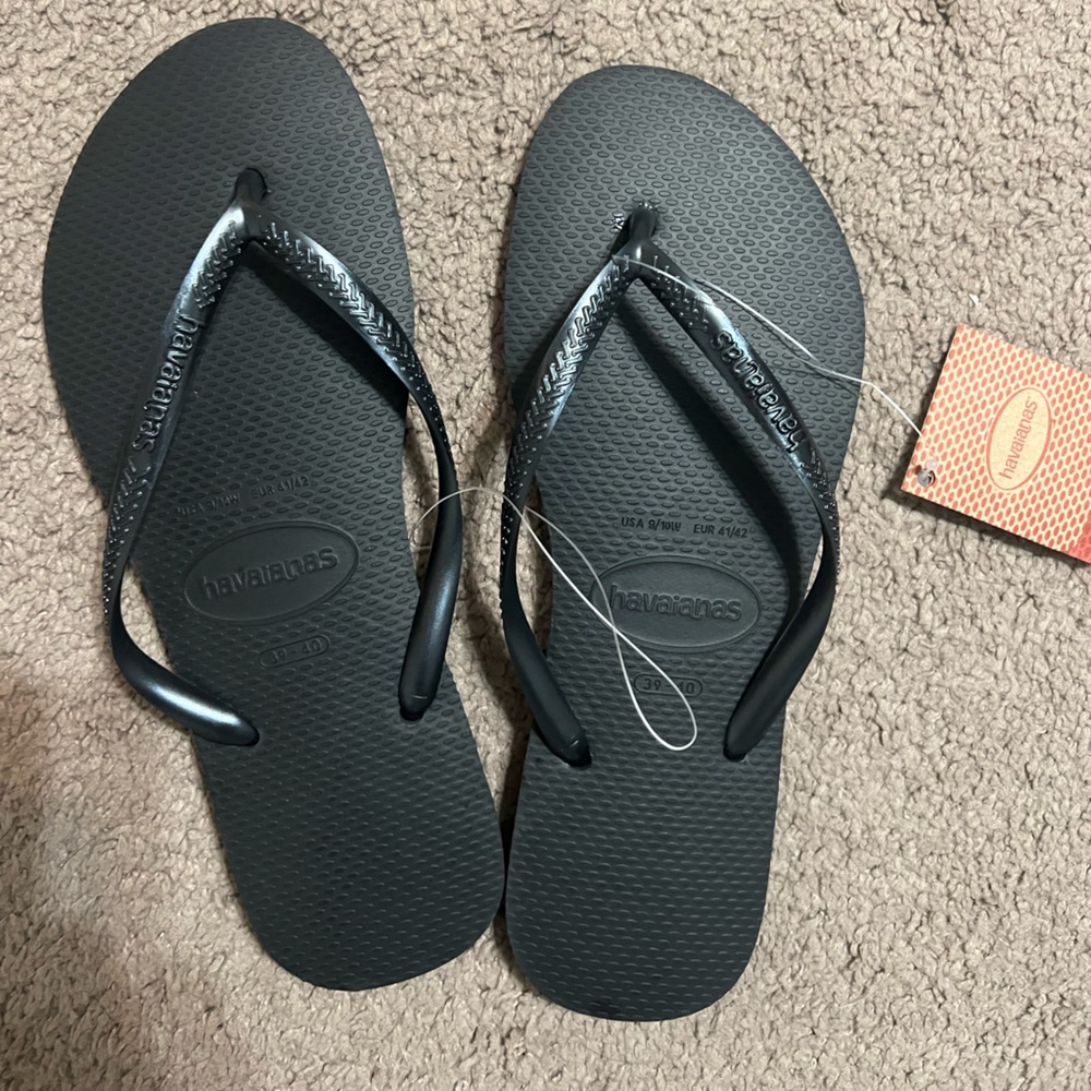 black flip flops nwt